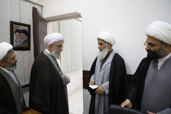 تصاویر / دیدار اعضای برگزاری همایش ملی بزرگداشت آیت‌الله یزدی با استاد رمضانی