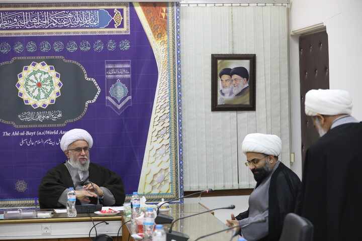 تصاویر / دیدار اعضای برگزاری همایش ملی بزرگداشت آیت‌الله یزدی با استاد رمضانی