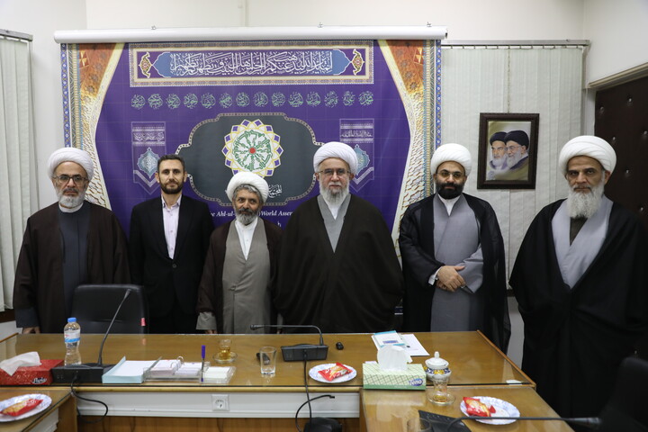 تصاویر / دیدار اعضای برگزاری همایش ملی بزرگداشت آیت‌الله یزدی با استاد رمضانی