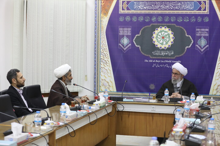 تصاویر / دیدار اعضای برگزاری همایش ملی بزرگداشت آیت‌الله یزدی با استاد رمضانی