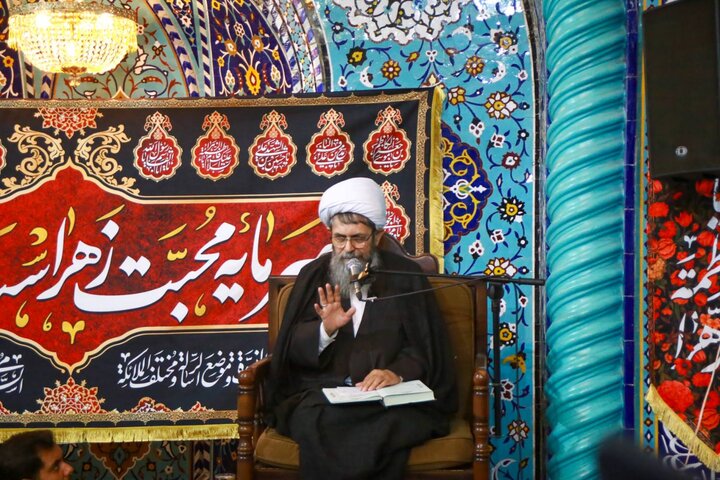 درس اخلاق در مسجد حضرت ولیعصر(عج) محله مدائن تهران
