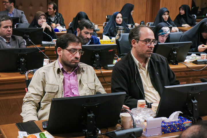 تصاویر/ نشست خبری حجت‌الاسلام والمسلمین روانبخش نماینده مردم قم در مجلس شورای اسلامی با اصحاب رسانه