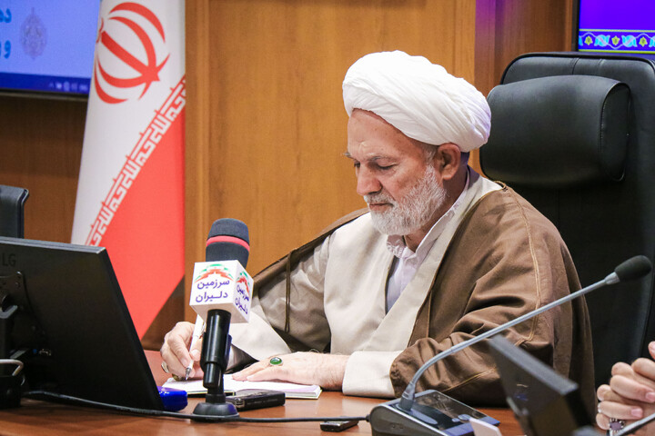 تصاویر/ نشست خبری حجت‌الاسلام والمسلمین روانبخش نماینده مردم قم در مجلس شورای اسلامی با اصحاب رسانه