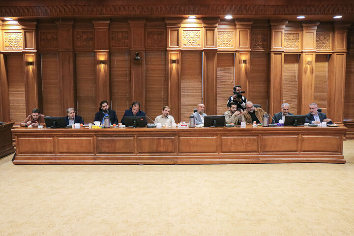 تصاویر/ نشست خبری حجت‌الاسلام والمسلمین روانبخش نماینده مردم قم در مجلس شورای اسلامی با اصحاب رسانه