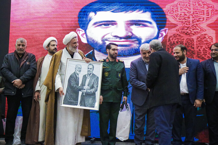 تصاویر/ رزمایش حضور و اقتدار بسیجیان برادر و خواهر پردیسان در قم