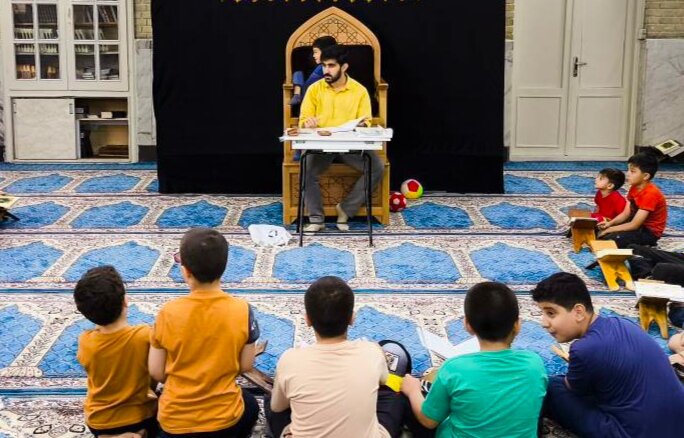 تصاویر/ آموزش حفظ قرآن با مشارکت روحانیون در دارالقرآن الکریم مسجد علی بن الحسین(ع)