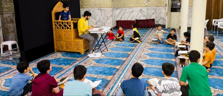 تصاویر/ آموزش حفظ قرآن با مشارکت روحانیون در دارالقرآن الکریم مسجد علی بن الحسین(ع)