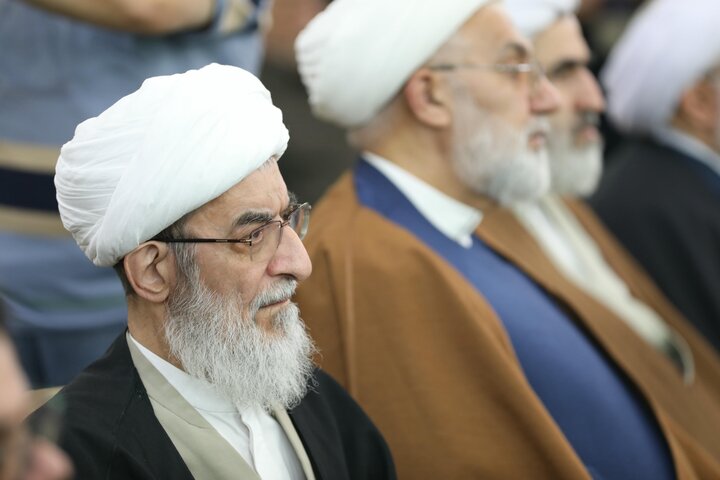 تصاویر/ برگزاری کنگره بین المللی میرزای نائینی در حرم امام حسین علیه السلام کربلای معلی (1)