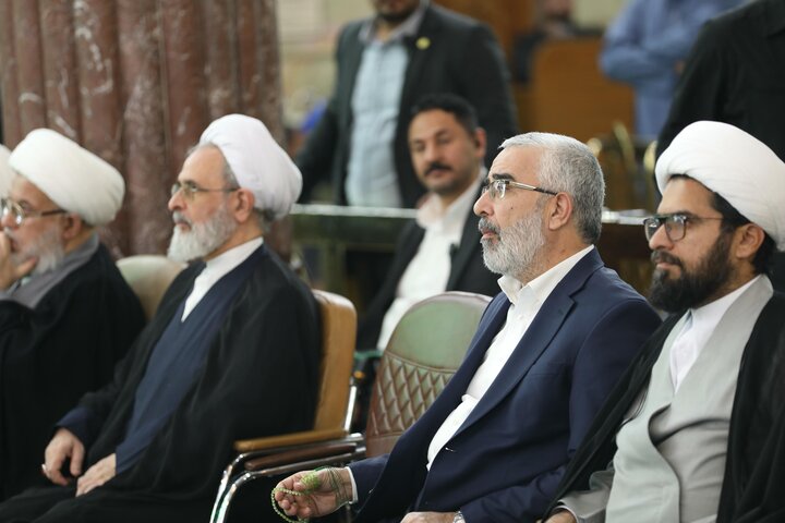 تصاویر/ برگزاری کنگره بین المللی میرزای نائینی در حرم امام حسین علیه السلام کربلای معلی (1)