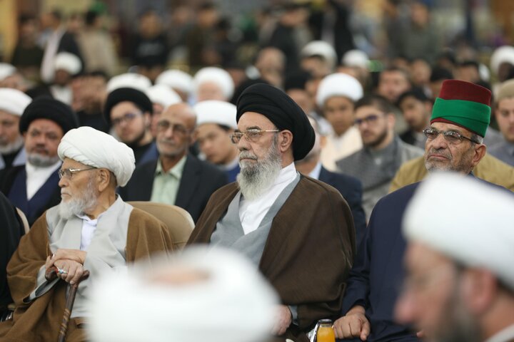 تصاویر/ برگزاری کنگره بین المللی میرزای نائینی در حرم امام حسین علیه السلام کربلای معلی (1)