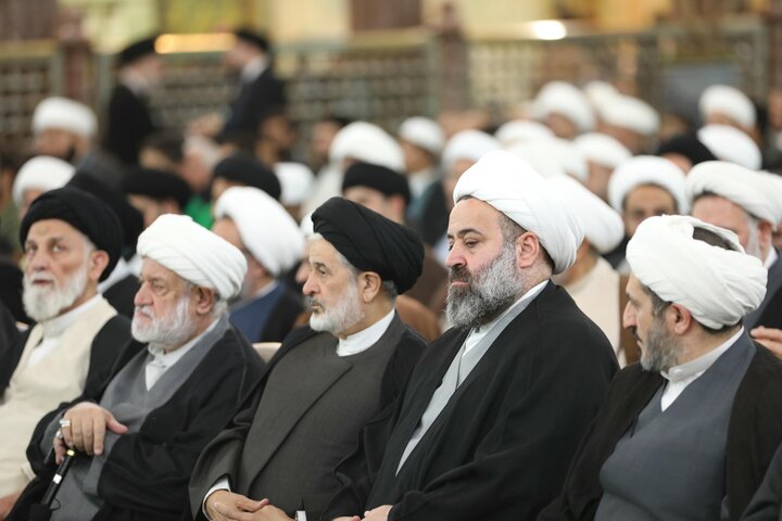 تصاویر/ برگزاری کنگره بین المللی میرزای نائینی در حرم امام حسین علیه السلام کربلای معلی (1)