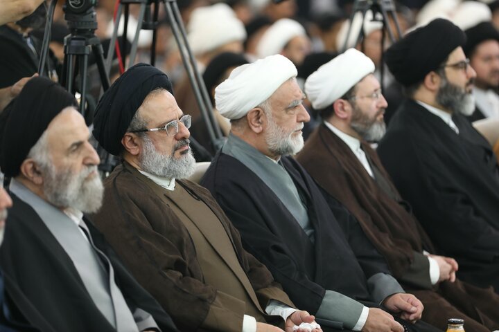 تصاویر/ برگزاری کنگره بین المللی میرزای نائینی در حرم امام حسین علیه السلام کربلای معلی (1)