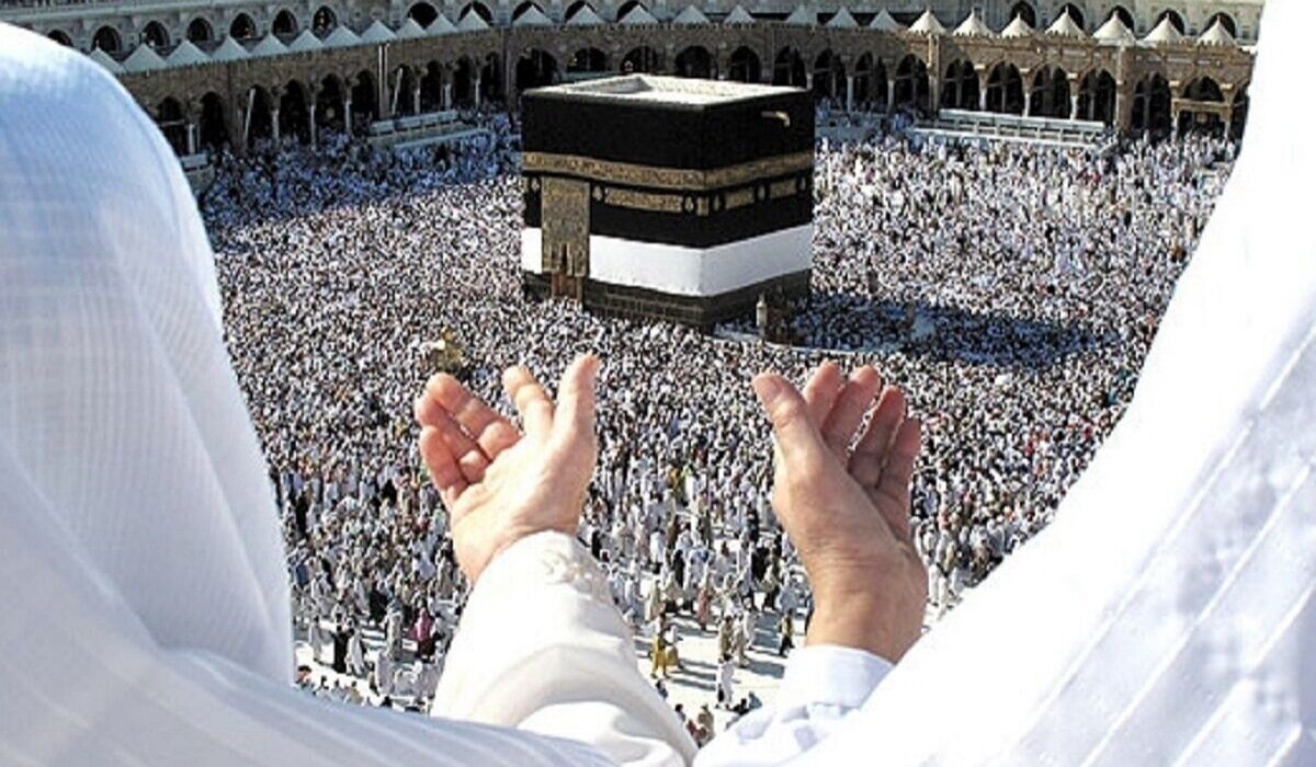 احکام شرعی | آیا با انجام حج نیابتی، وجوب حج از من برداشته می‌شود؟