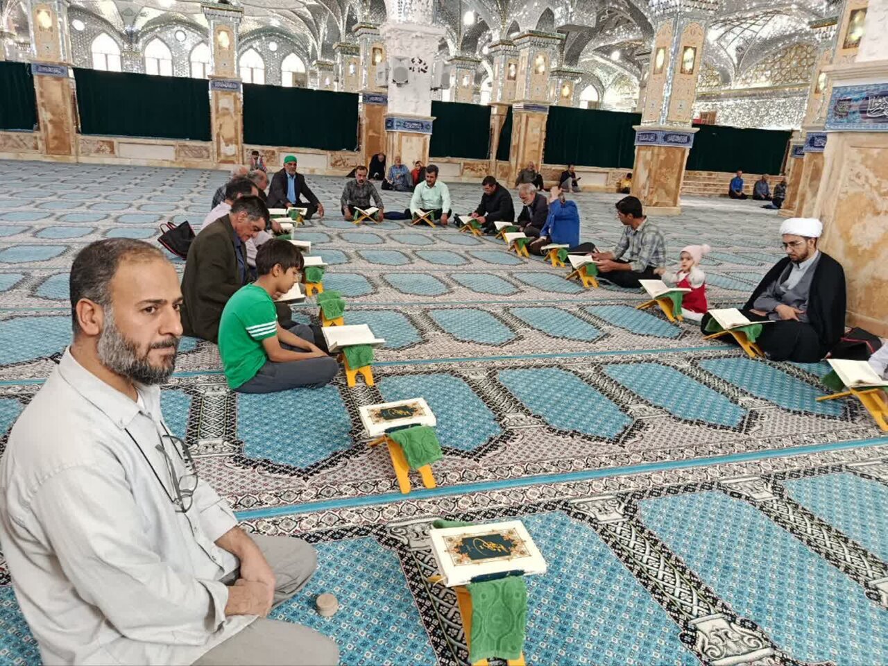 محفل انس با قرآن در حریم نور حضرت علی بن باقر (ع) برگزار شد+عکس