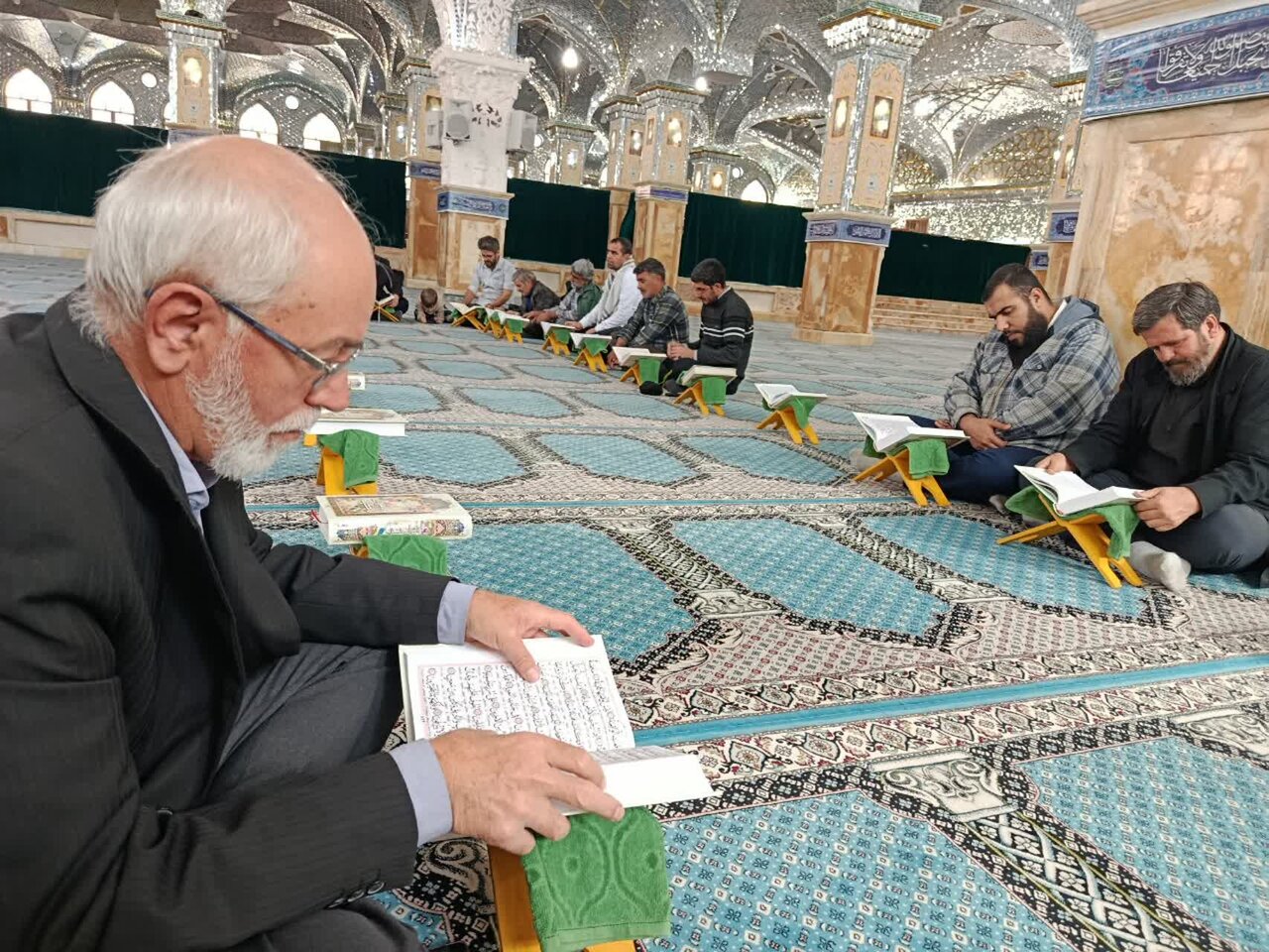 محفل انس با قرآن در حریم نور حضرت علی بن باقر (ع) برگزار شد+عکس