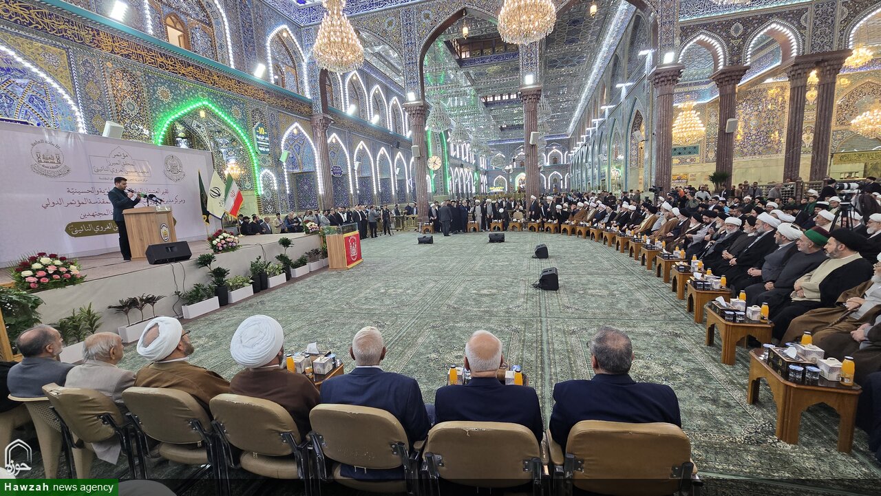 تصاویر/ هم اکنون؛ برگزاری کنگره میرزای نائینی در حرم امام حسین علیه السلام