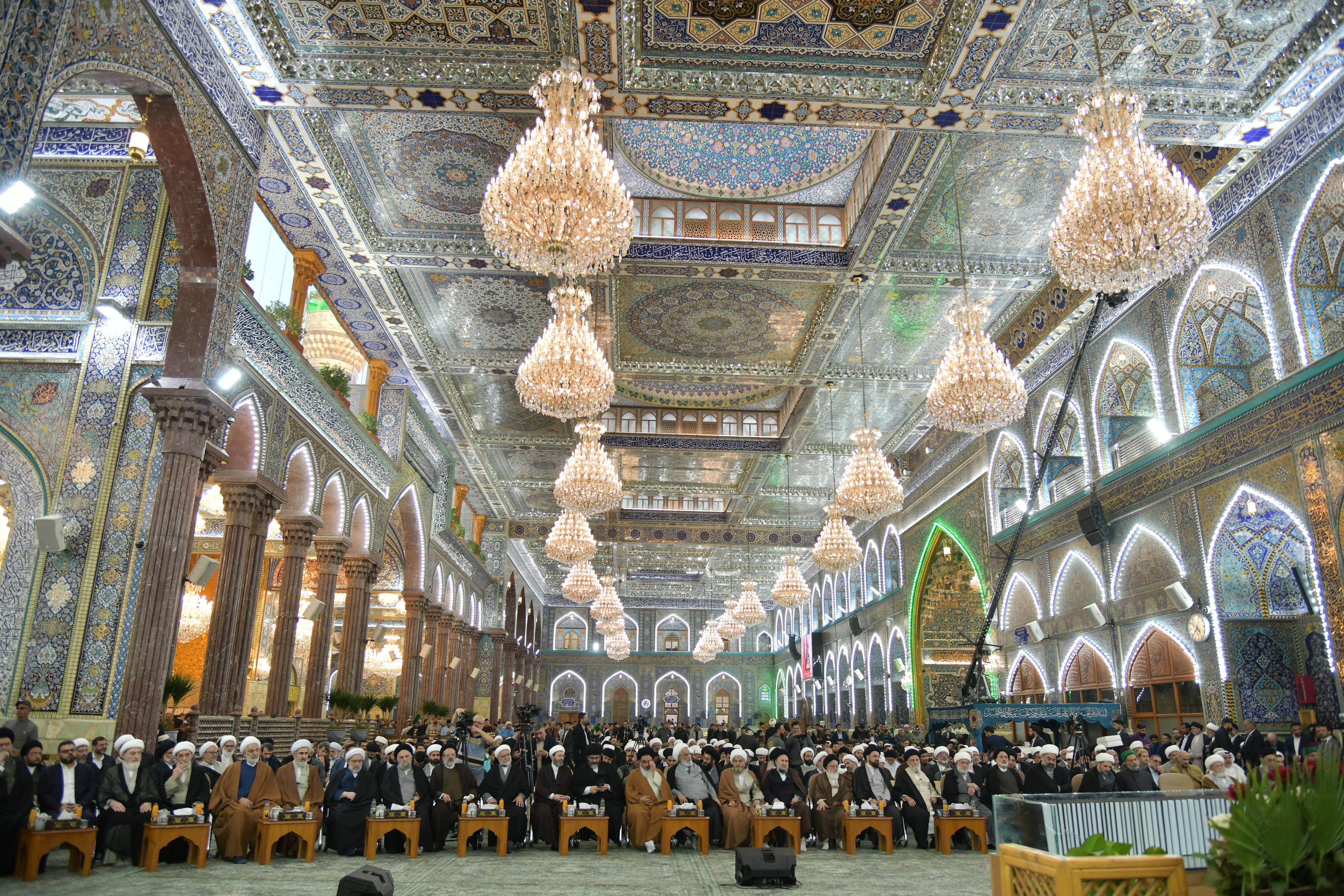 تصاویر/ کربلائے معلی حرم امام حسین علیہ السلام میں بین الاقوامی کانفرنس میرزا نائینی کا انعقاد