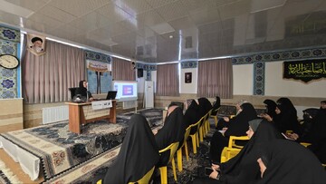 تصاویر/ کارگاه سلامت طلاب مدرسه علمیه نرجسیه سیرجان