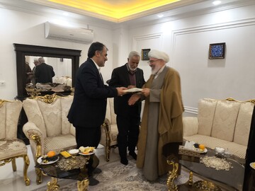 ظرفیت شعر و هنر با مفاهیم دینی و انقلابی به مخاطب ارائه شود+تصاویر