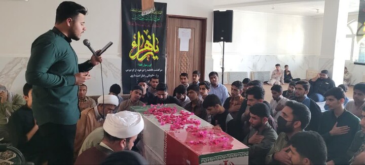 تصاویر/ آیین اسقبال پیکر شهید گمنام مدرسه علمیه امام علی (ع) میناب