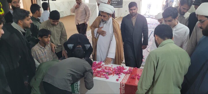 تصاویر/ آیین اسقبال پیکر شهید گمنام مدرسه علمیه امام علی (ع) میناب