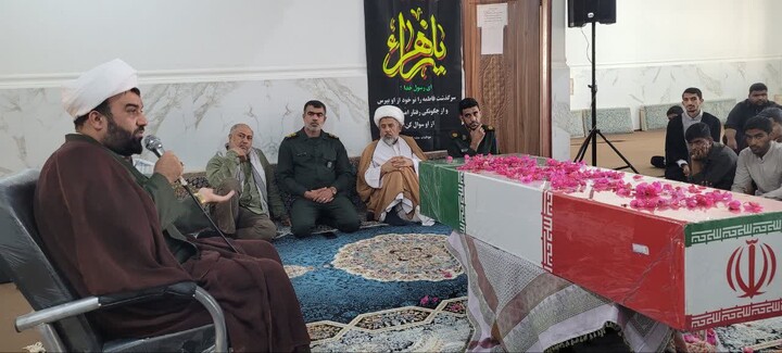 تصاویر/ آیین اسقبال پیکر شهید گمنام مدرسه علمیه امام علی (ع) میناب