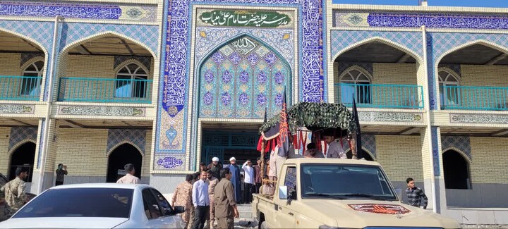 تصاویر/ آیین اسقبال پیکر شهید گمنام مدرسه علمیه امام علی (ع) میناب