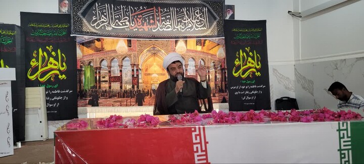 تصاویر/ آیین اسقبال پیکر شهید گمنام مدرسه علمیه امام علی (ع) میناب