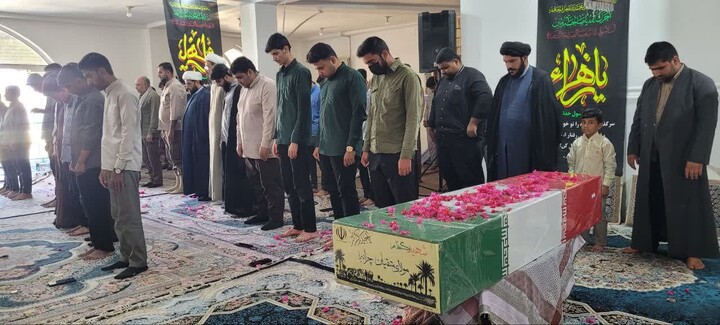 تصاویر/ آیین اسقبال پیکر شهید گمنام مدرسه علمیه امام علی (ع) میناب