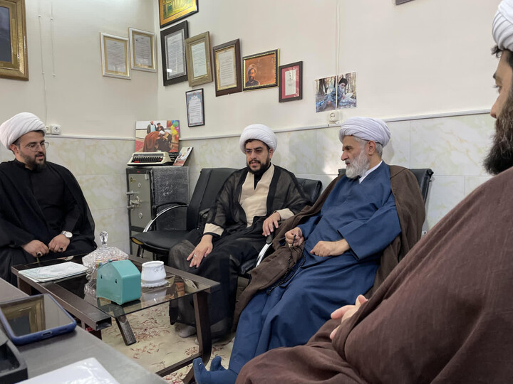 نشست بصیرتی سیاسی در مدرسه علمیه امام صادق علیه السلام (مدرسه آقا)