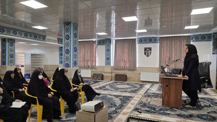 تصاویر/ کارگاه سلامت طلاب مدرسه علمیه نرجسیه سیرجان