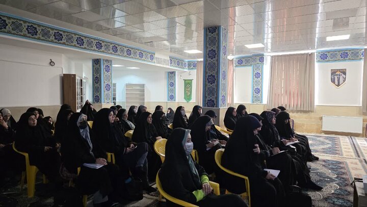 تصاویر/ کارگاه سلامت طلاب مدرسه علمیه نرجسیه سیرجان