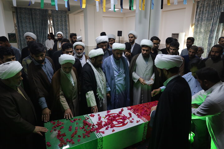 تصاویر/ آیین استقبال و تشیع پیکر مطهر شهید گمنام طلاب مدرسه علمیه النبی (ص) بندرعباس