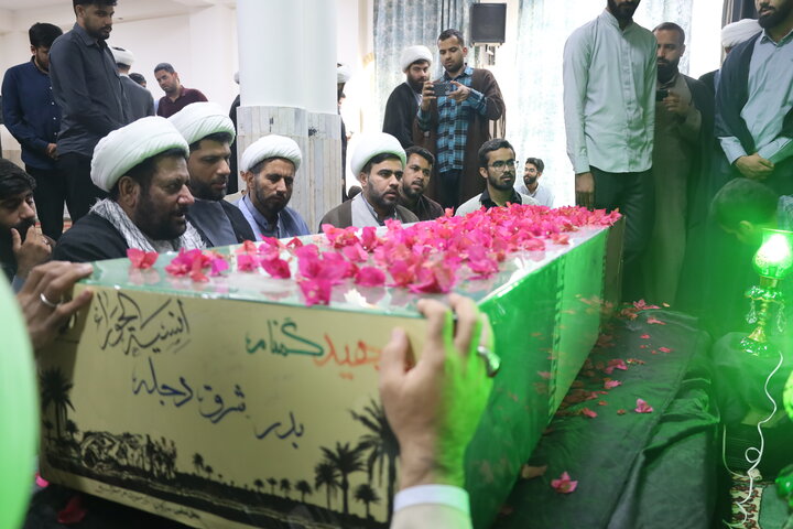 تصاویر/ آیین استقبال و تشیع پیکر مطهر شهید گمنام طلاب مدرسه علمیه النبی (ص) بندرعباس