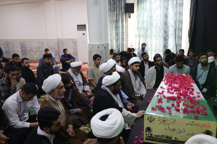 تصاویر/ آیین استقبال و تشیع پیکر مطهر شهید گمنام طلاب مدرسه علمیه النبی (ص) بندرعباس