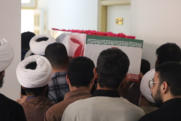 تصاویر/ آیین استقبال و تشیع پیکر مطهر شهید گمنام طلاب مدرسه علمیه النبی (ص) بندرعباس