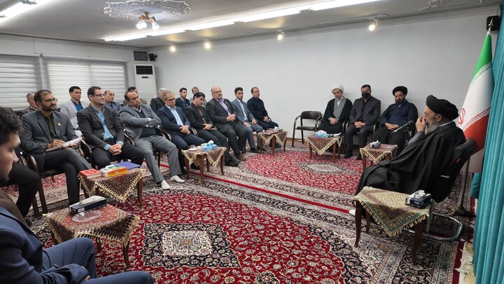 تصاویر| دیدار ستاد همکاری حوزه و آموزش و پروش اصفهان با امام جمعه