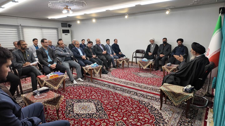 تصاویر| دیدار ستاد همکاری حوزه و آموزش و پروش اصفهان با امام جمعه