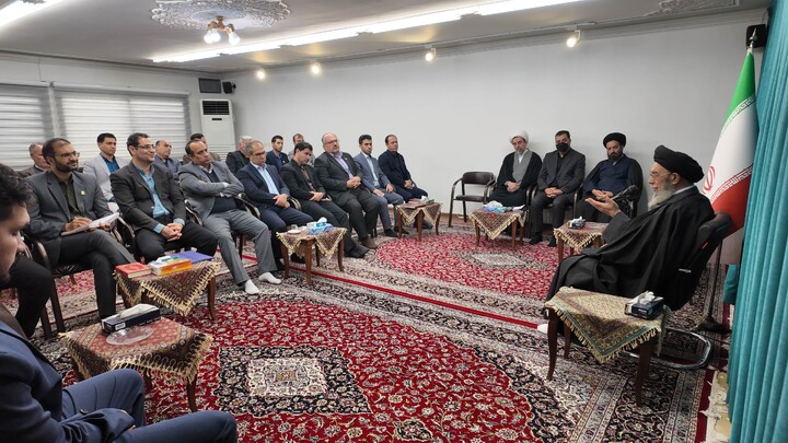تصاویر| دیدار ستاد همکاری حوزه و آموزش و پروش اصفهان با امام جمعه