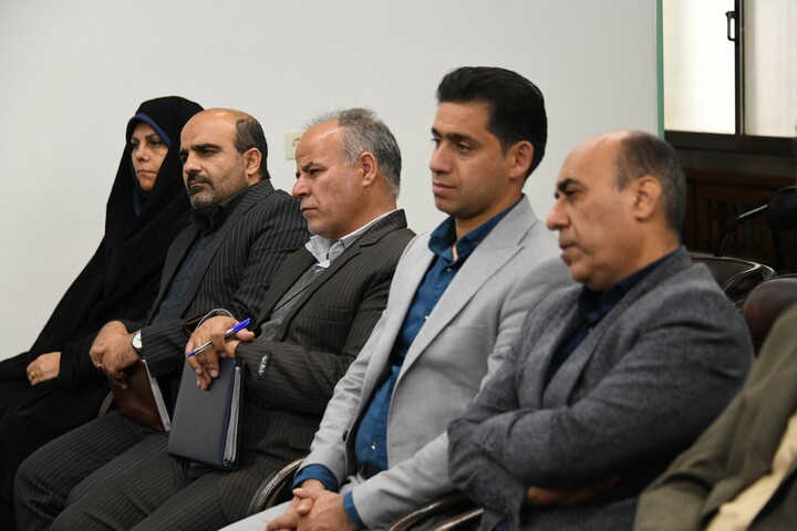 تصاویر| دیدار ستاد همکاری حوزه و آموزش و پروش اصفهان با امام جمعه