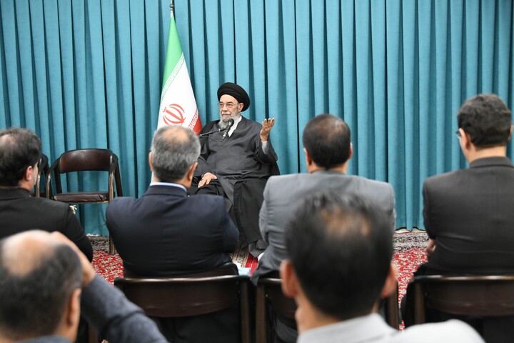 تصاویر| دیدار ستاد همکاری حوزه و آموزش و پروش اصفهان با امام جمعه