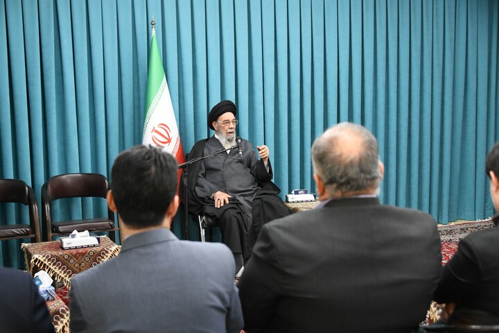 تصاویر| دیدار ستاد همکاری حوزه و آموزش و پروش اصفهان با امام جمعه