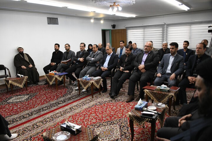 تصاویر| دیدار ستاد همکاری حوزه و آموزش و پروش اصفهان با امام جمعه