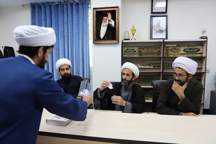 تصاویر / قرعه کشی چهارمین دوره مسابقات فرهنگی ورزشی طلاب کردستان