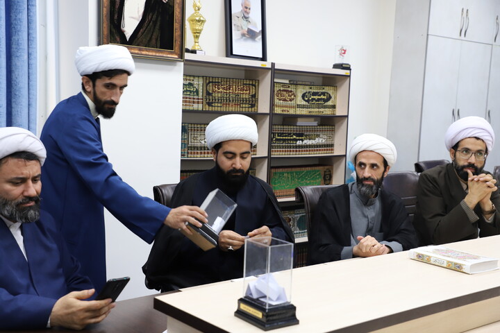 تصاویر / قرعه کشی چهارمین دوره مسابقات فرهنگی ورزشی طلاب کردستان