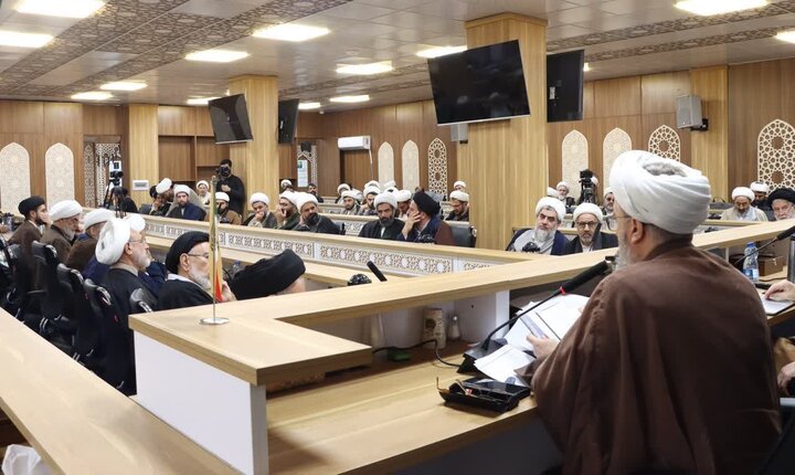 تصاویر / دوره توانمندسازی ائمه جمعه و امامان محله استان قزوین با حضور امام جمعه قزوین در شهر مقدس قم