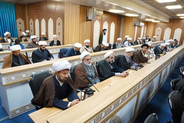 تصاویر / دوره توانمندسازی ائمه جمعه و امامان محله استان قزوین با حضور امام جمعه قزوین در شهر مقدس قم