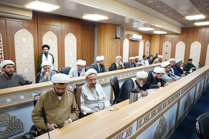 تصاویر / دوره توانمندسازی ائمه جمعه و امامان محله استان قزوین با حضور امام جمعه قزوین در شهر مقدس قم