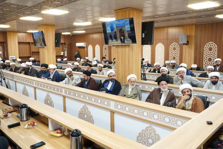 تصاویر / دوره توانمندسازی ائمه جمعه و امامان محله استان قزوین با حضور امام جمعه قزوین در شهر مقدس قم