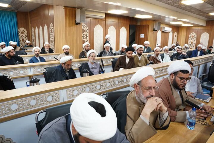 تصاویر / دوره توانمندسازی ائمه جمعه و امامان محله استان قزوین با حضور امام جمعه قزوین در شهر مقدس قم